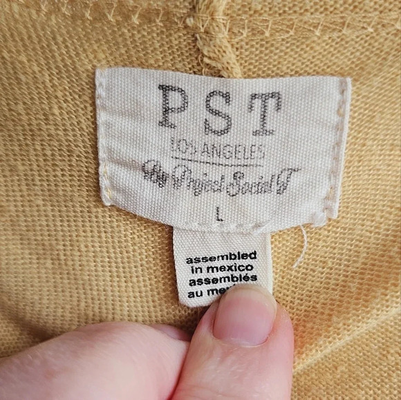 PST Los Angeles V neck Tees Short Sleeve Shirt Top Yellow size L - Picture 5 of 7